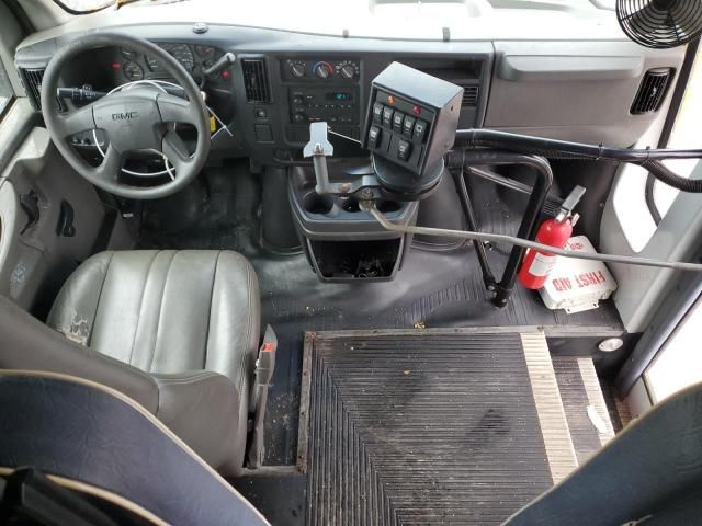 2006 GMC Savana Cutaway G3500