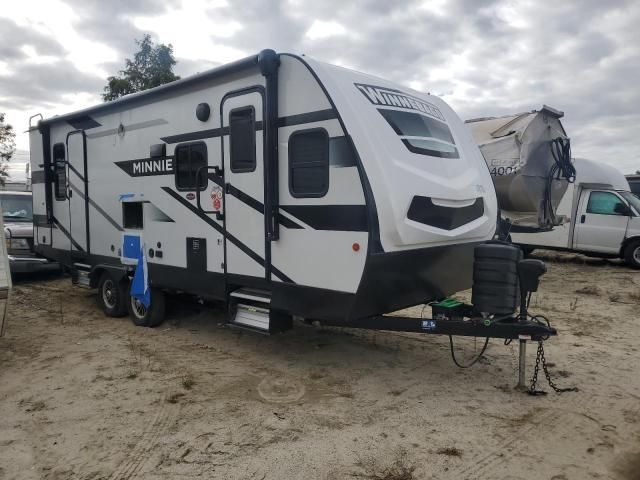2023 Winnebago Minnie