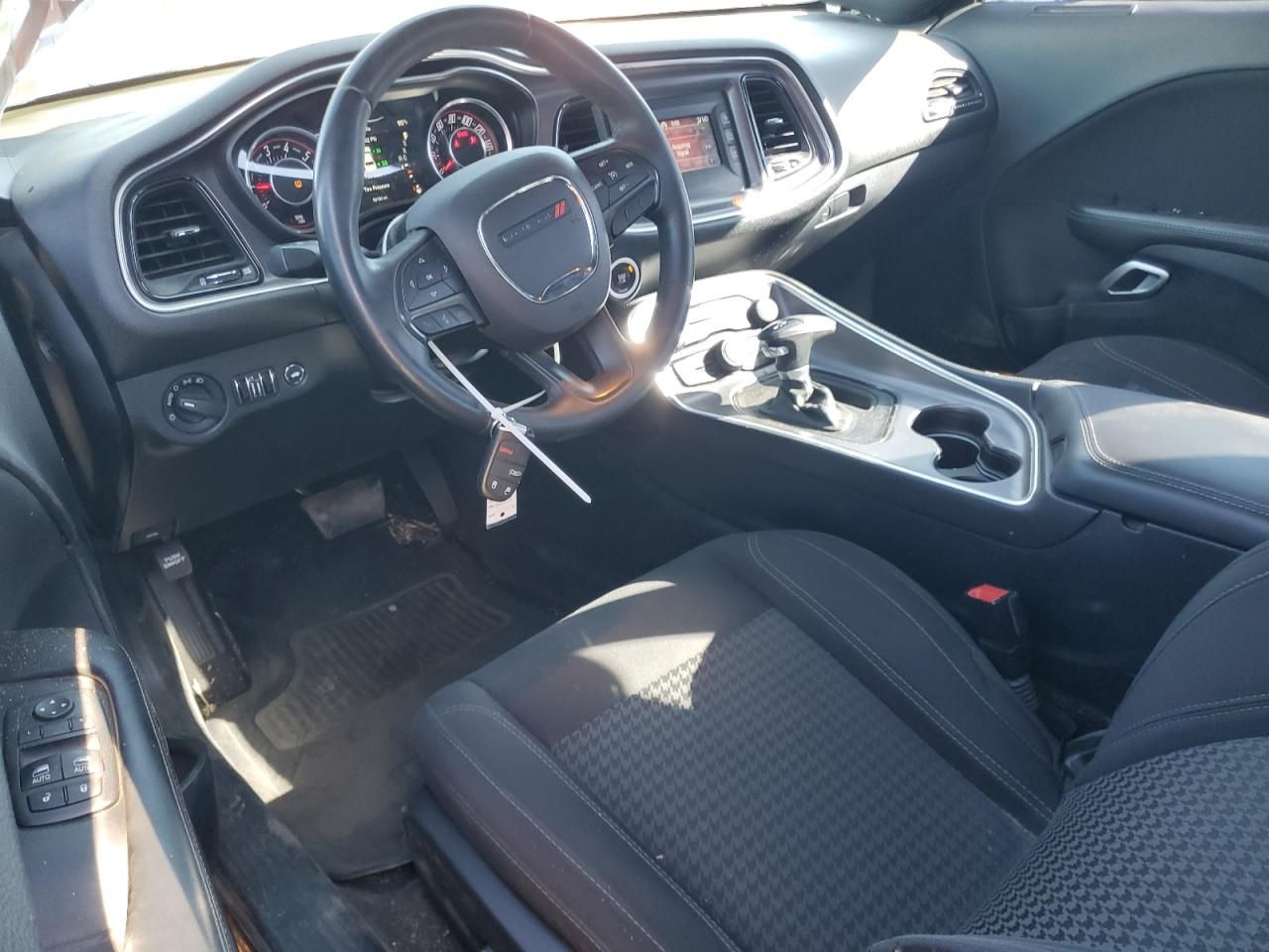 2016 Dodge Challenger sxt