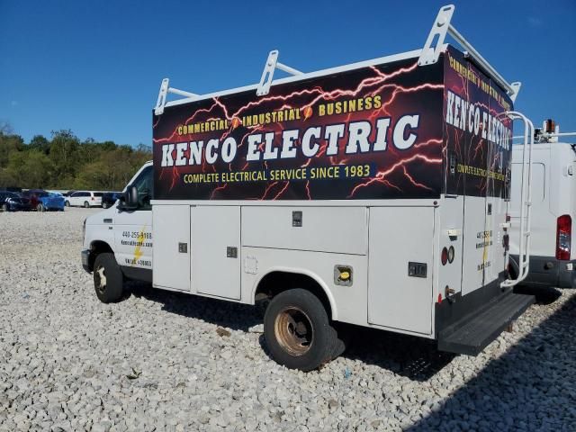 2014 Ford Econoline E350 Super Duty Cutaway Van