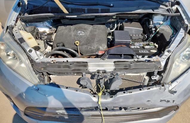 2018 Toyota Sienna XLE