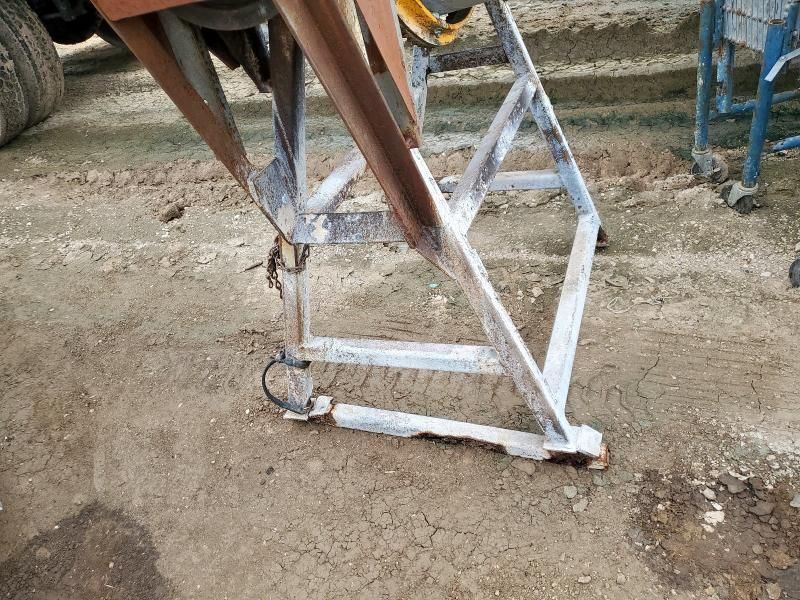 1990 Unknown 1990 Concrete Mixer