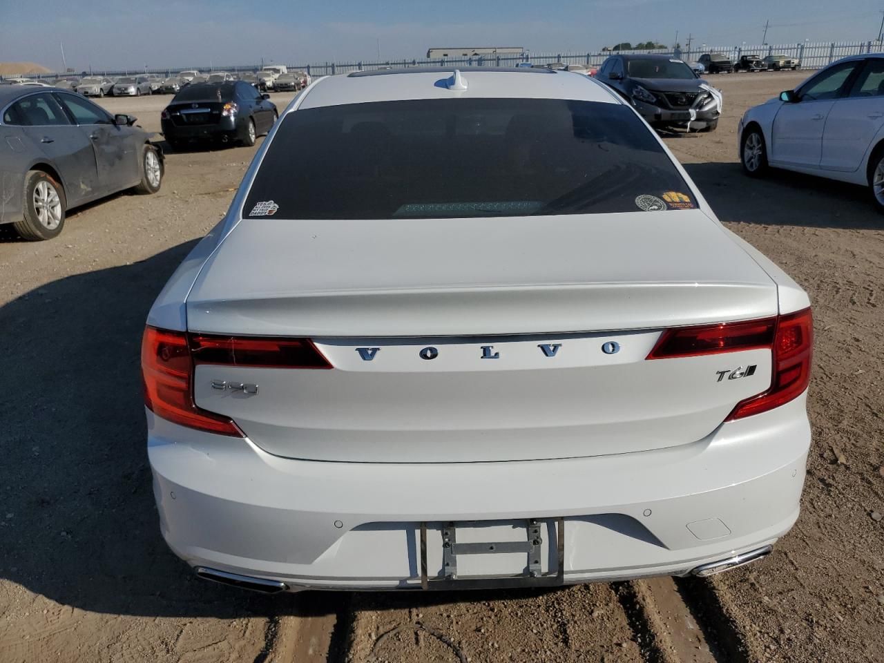 2020 Volvo S90 T6 Momentum