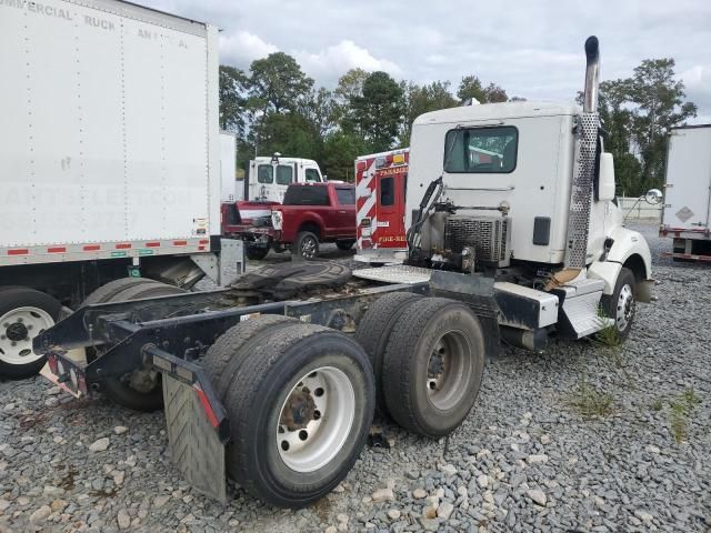 2018 Kenworth T880 Semi Truck