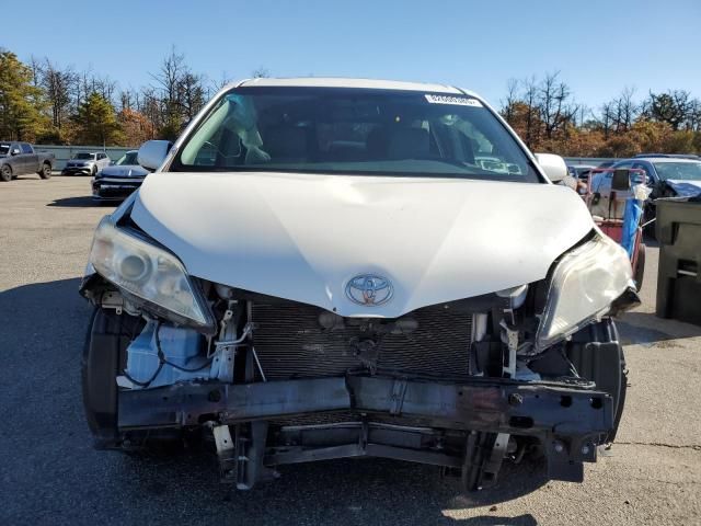 2016 Toyota Sienna xle