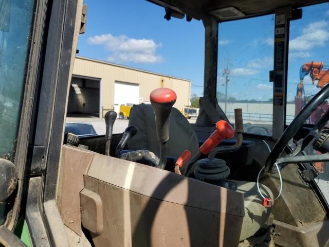 1994 John Deere 7200 Tractor