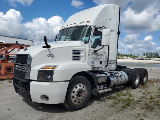 2021 Mack Anthem Semi Truck