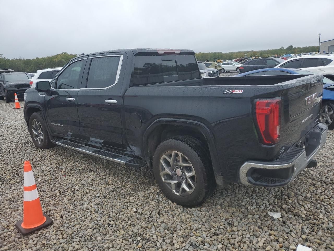 2024 GMC Sierra K1500 slt