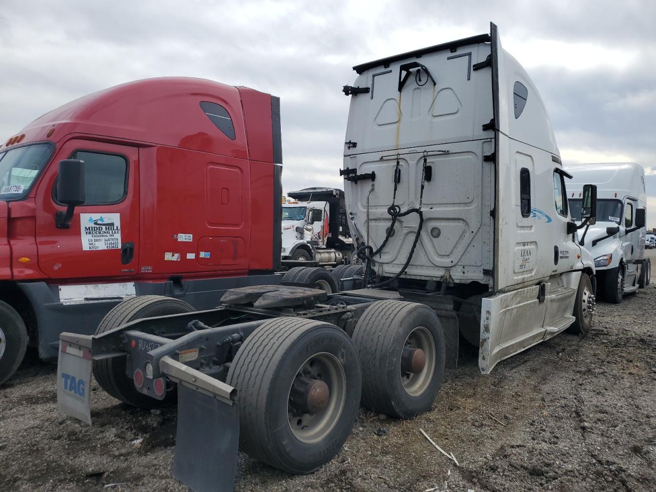 2018 Freigliner 2018 Freightliner Cascadia 125 Semi Truck