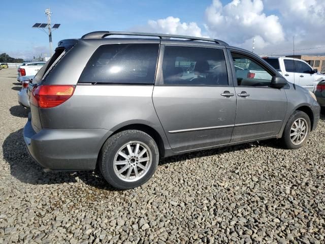 2004 Toyota Sienna CE