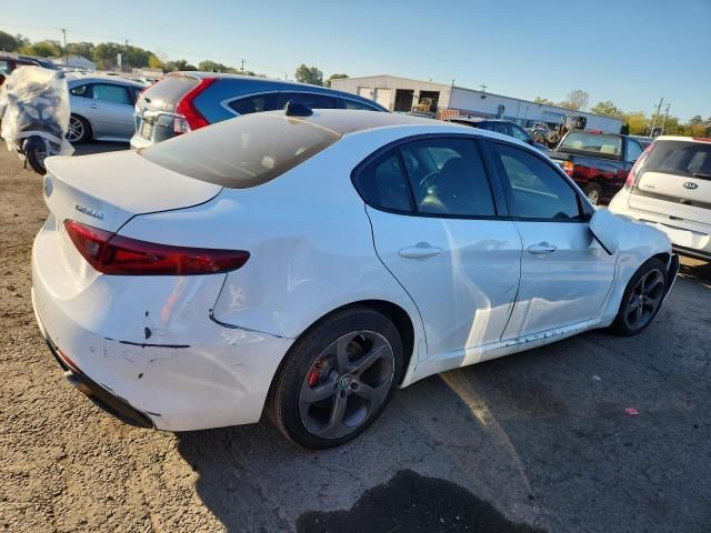 2017 Alfa Romeo Giulia Q4