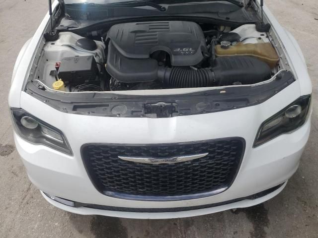 2016 Chry Sler 300 S