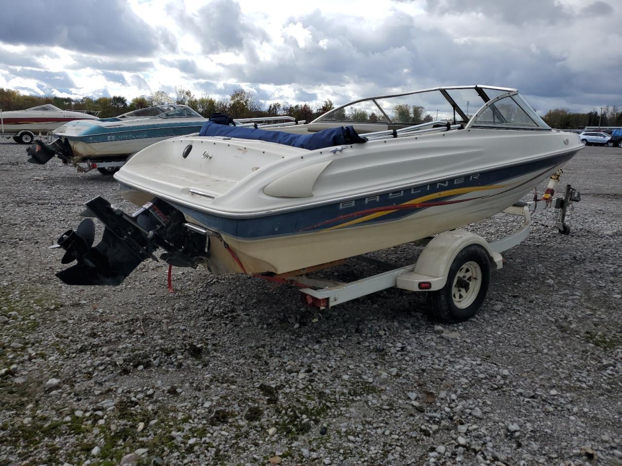 2001 Bayliner Boat