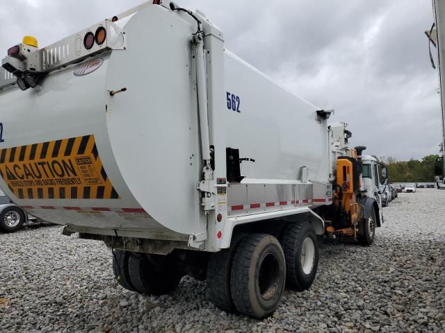 2022 Mack LR