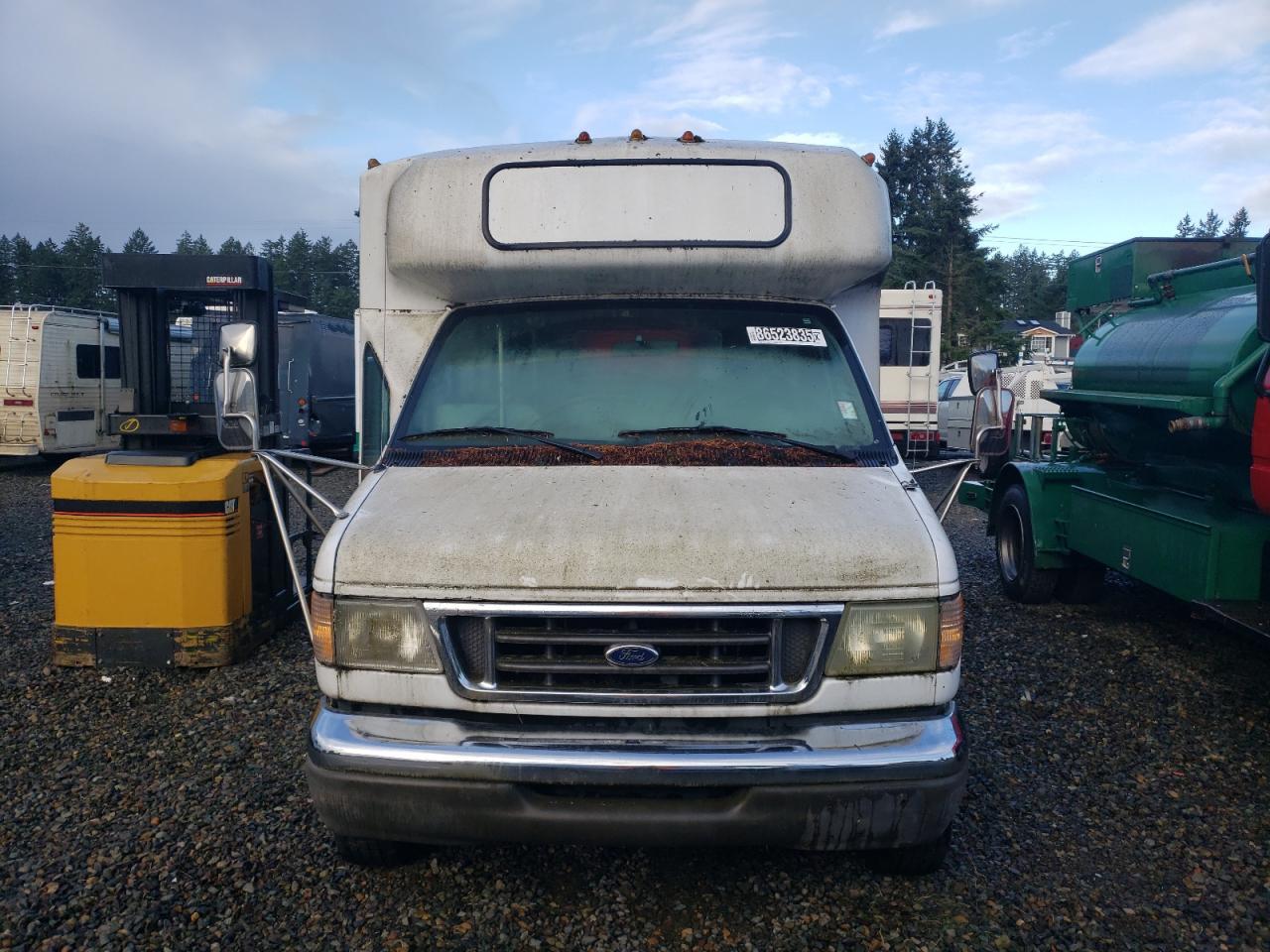 2003 Ford E450 Shuttle Bus