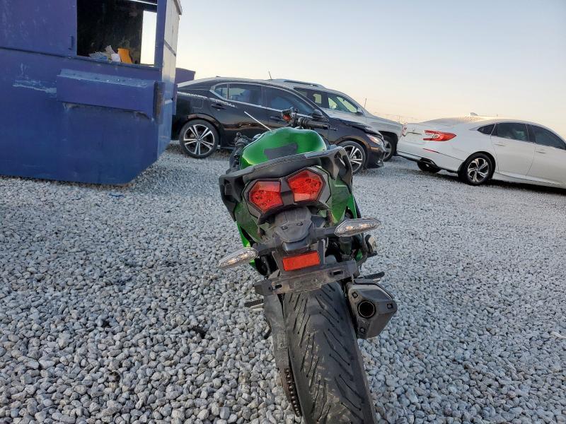 2018 Kawasaki Zx1002 b