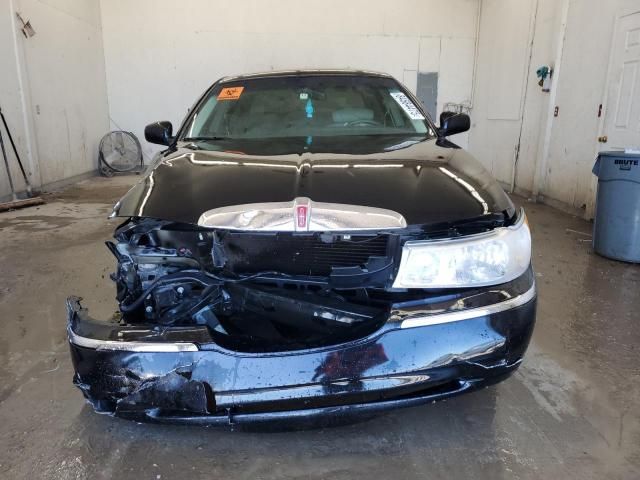 1999 Lincoln Town Car Signature