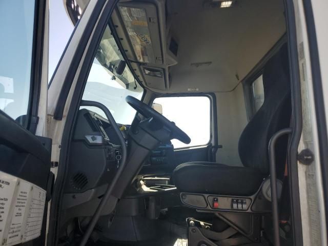 2019 Volvo VNR