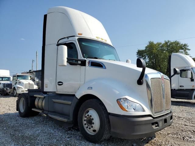 2019 Kenworth T680 Semi Truck