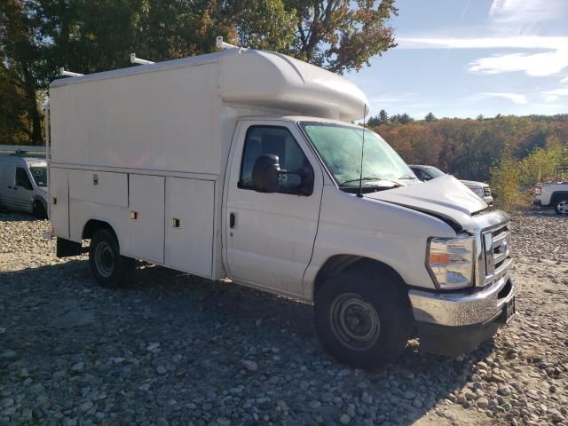 2025 Ford Econoline E350 Super Duty Cutaway Van