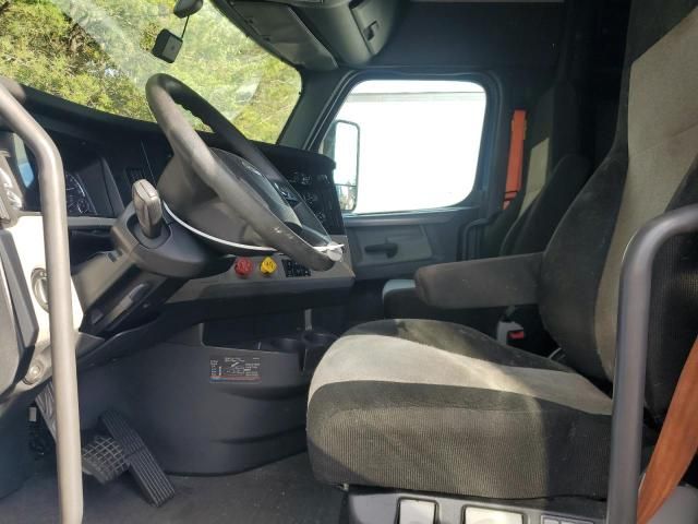 2020 Freightliner Cascadia 126 Semi Truck