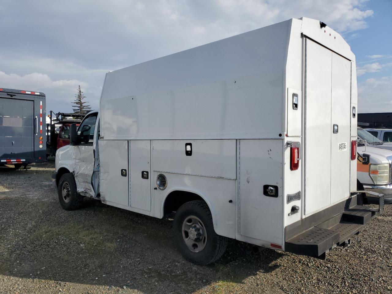 2022 Chev 3500 Express