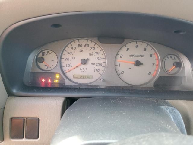 2001 Nissan Frontier Crew Cab XE