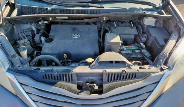 2014 Toyota Sienna XLE
