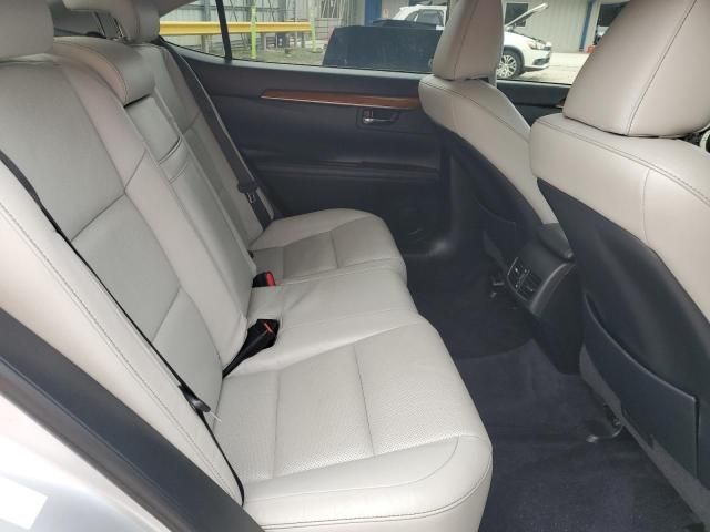 2013 Lexus ES 300H
