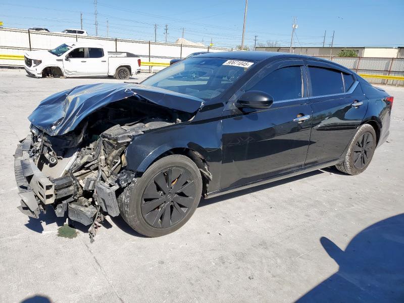 2021 Niss Altima