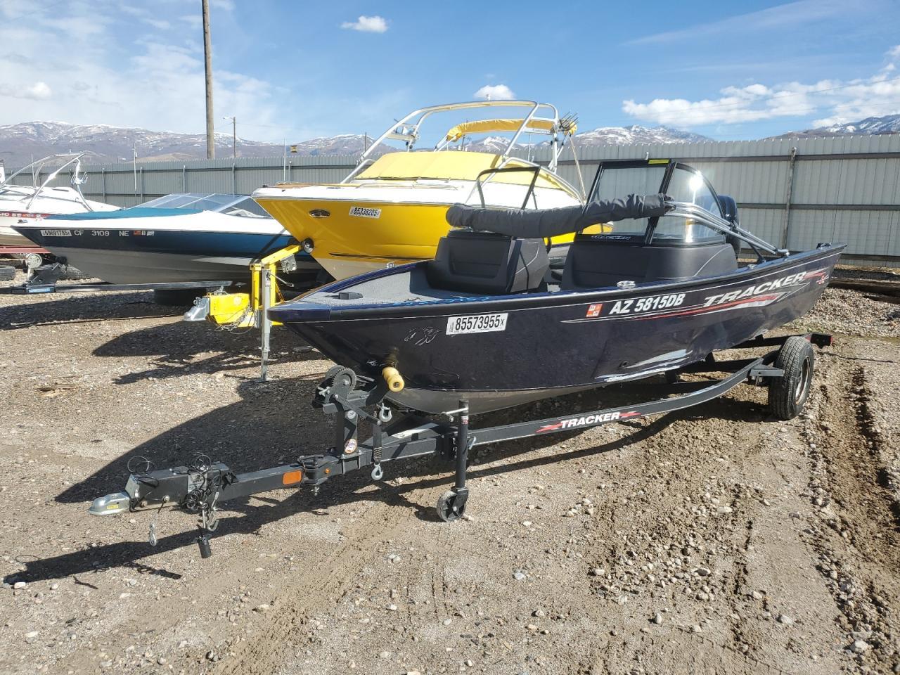 2023 Tracker Boat