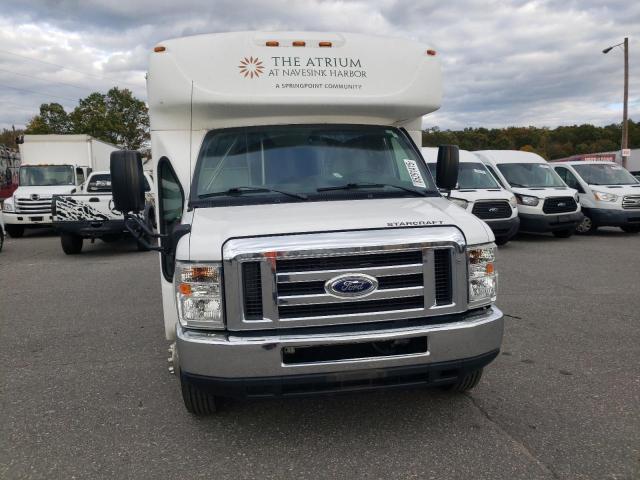 2017 Ford E450 Shuttle bus
