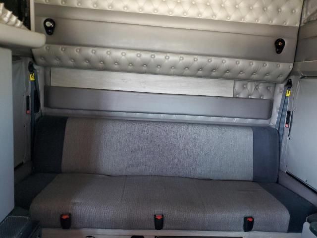 2013 Kenworth Construction T660
