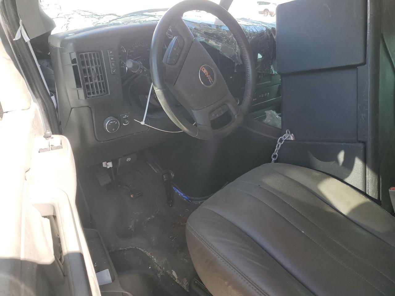 2023 GMC Savana 2500 Utility / Service van