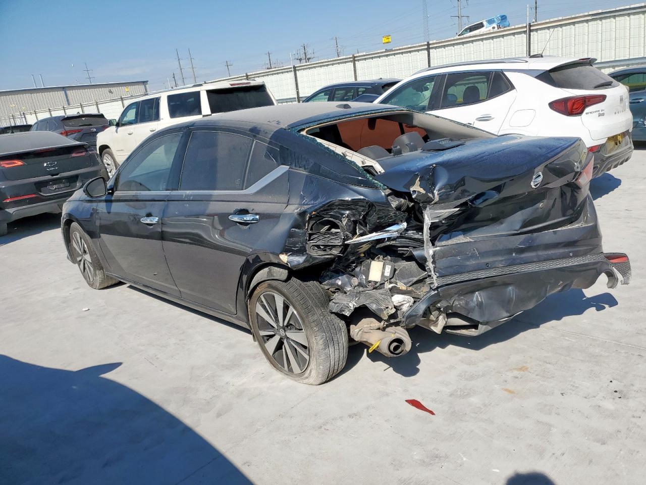 2020 Niss Altima
