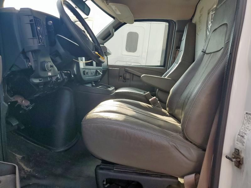 2023 GMC Savana CUT-Expeditor Truck