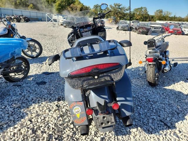 2023 Indian Motorcycle Co. Pursuit Dark Horse With Premium Package