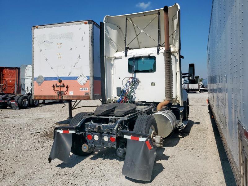 2016 Kenworth T680 Semi Truck