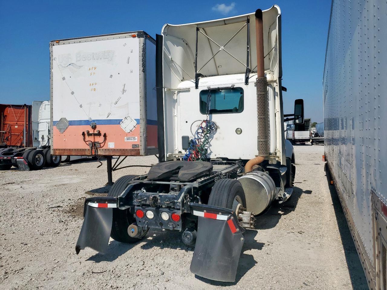 2016 Kenworth T680 Semi Truck