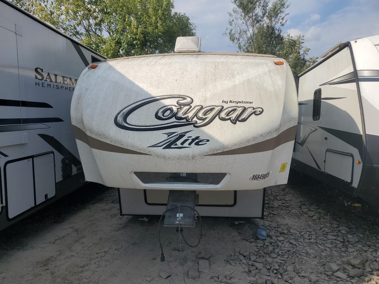 2017 Cougar 30RLS-Camper