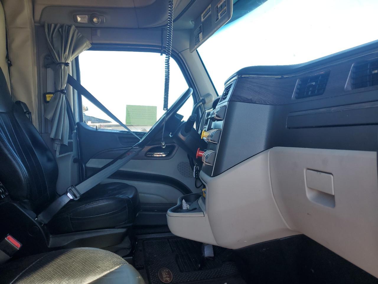 2023 Peterbilt 579 Semi Truck