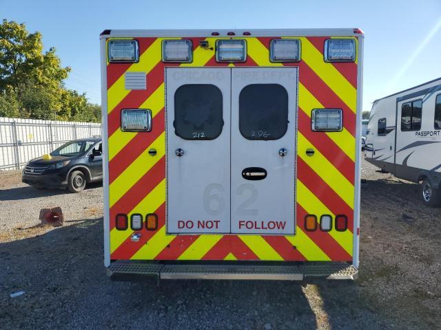 2016 Ford Econoline E450 Super Duty Cutaway Van