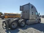 2014 Freightliner Cascadia Semi Truck