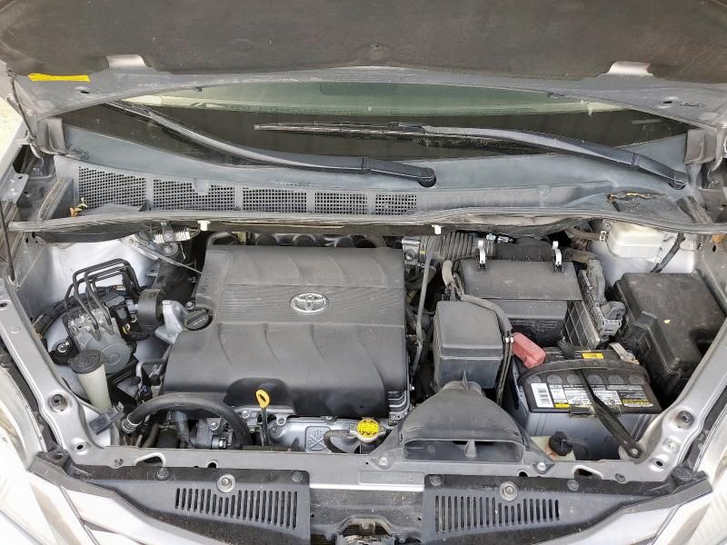 2011 Toyota Sienna XLE