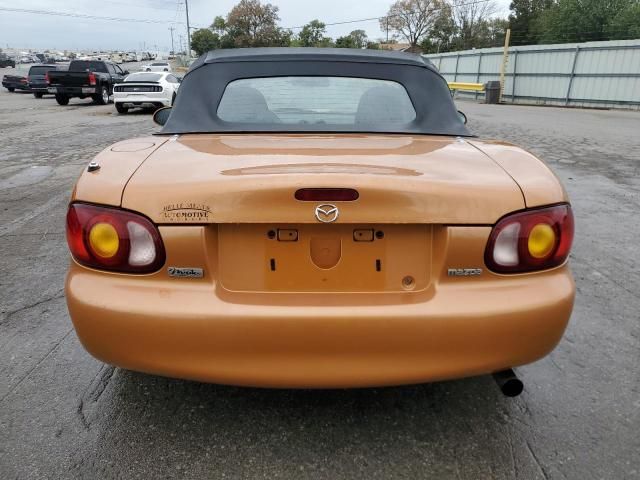 2000 Mazda MX-5 Miata Base