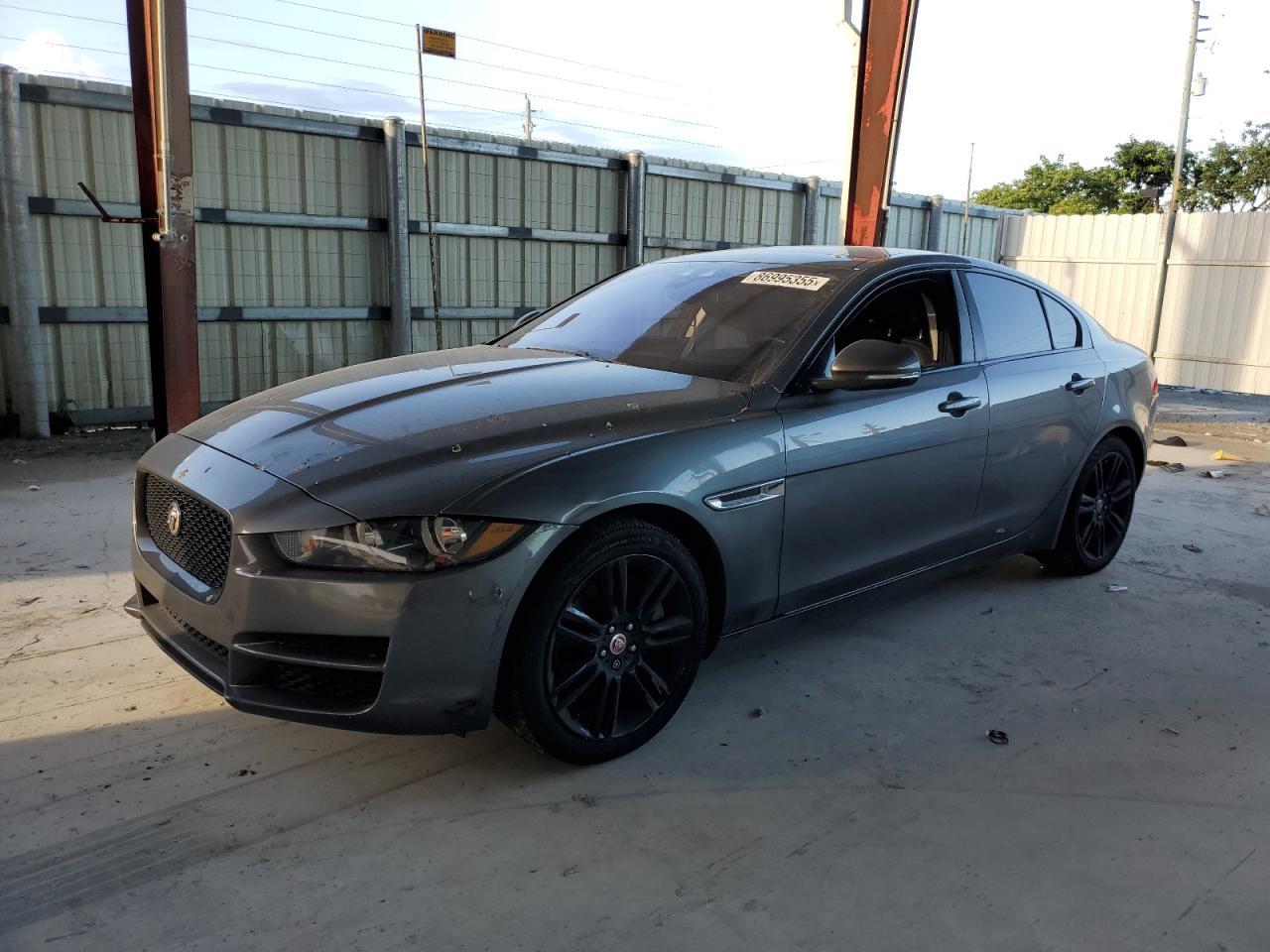 2017 Jaguar Xe Prestige