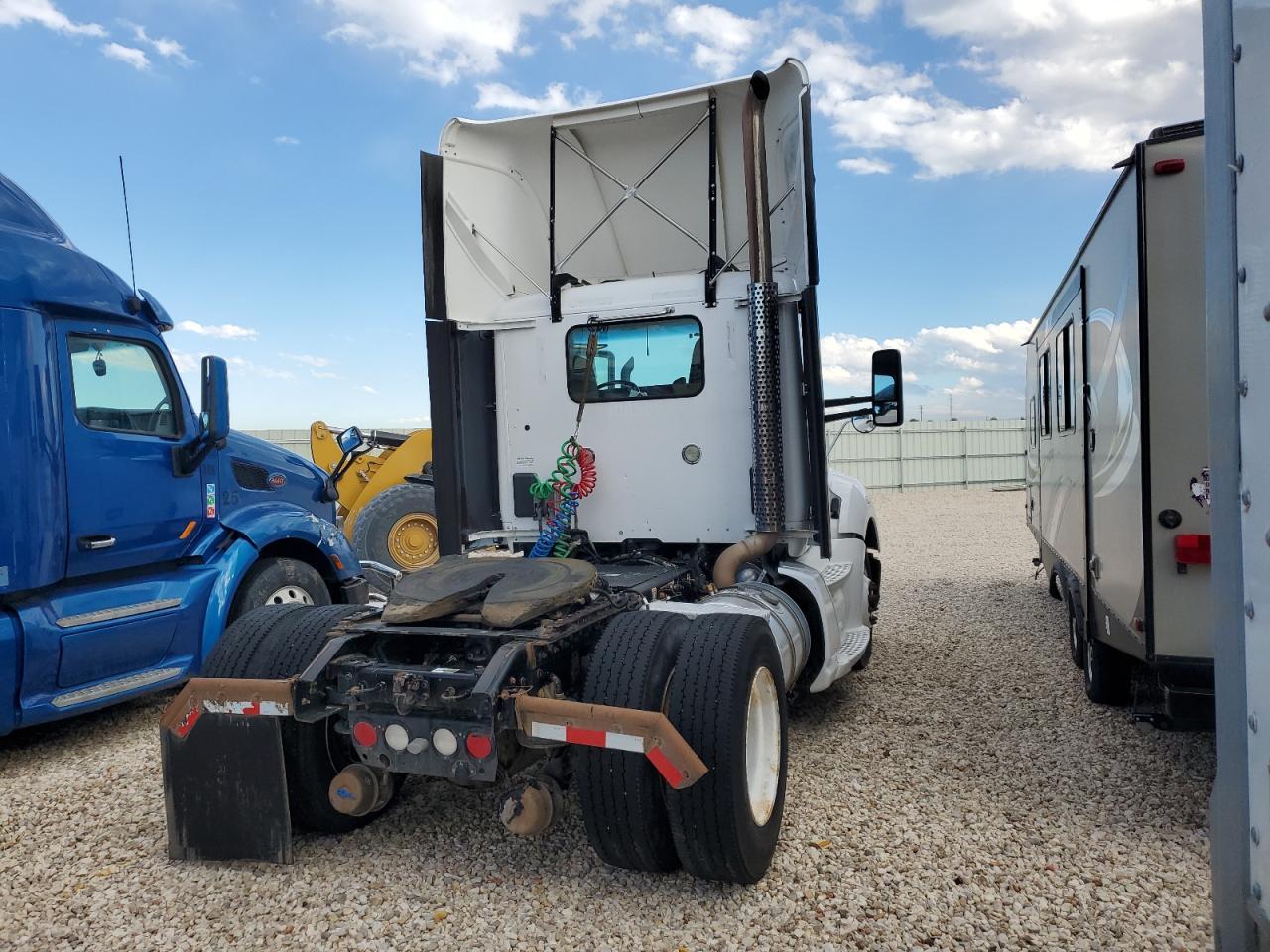 2014 Kenworth T680 Semi Truck