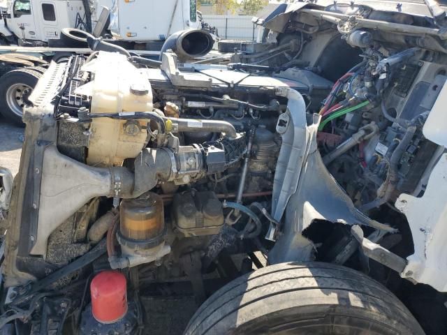 2016 Freightliner Cascadia 125 Semi Truck