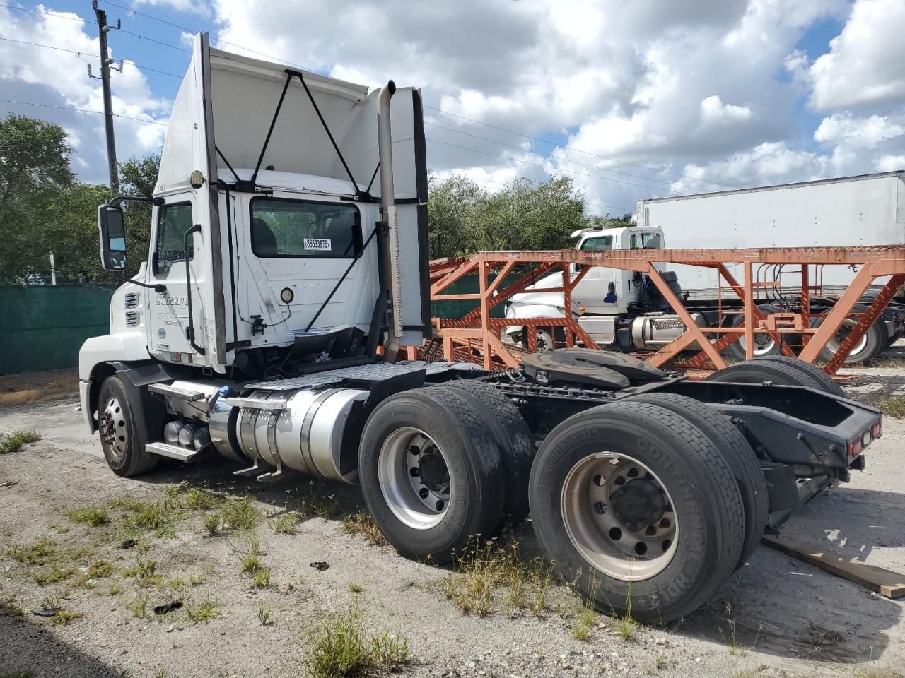 2021 Mack Anthem Semi Truck