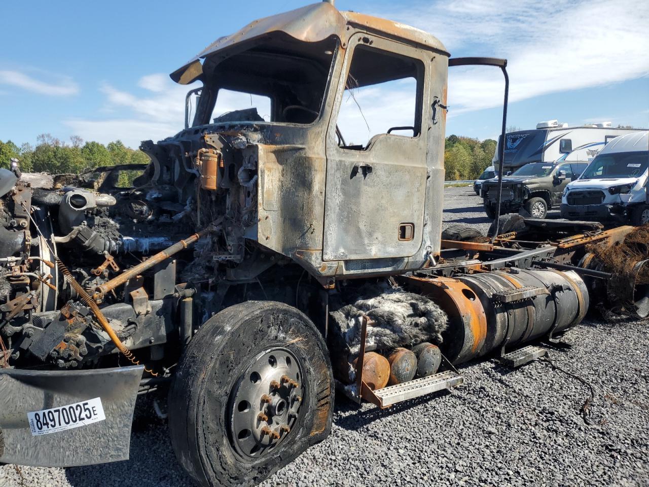 2015 Mack CXU613 Semi Truck